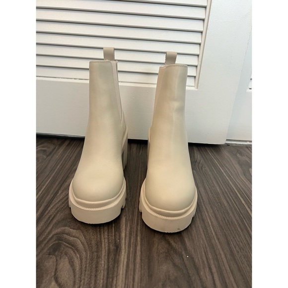 Steve Madden Tan Booties - Picture 2 of 8